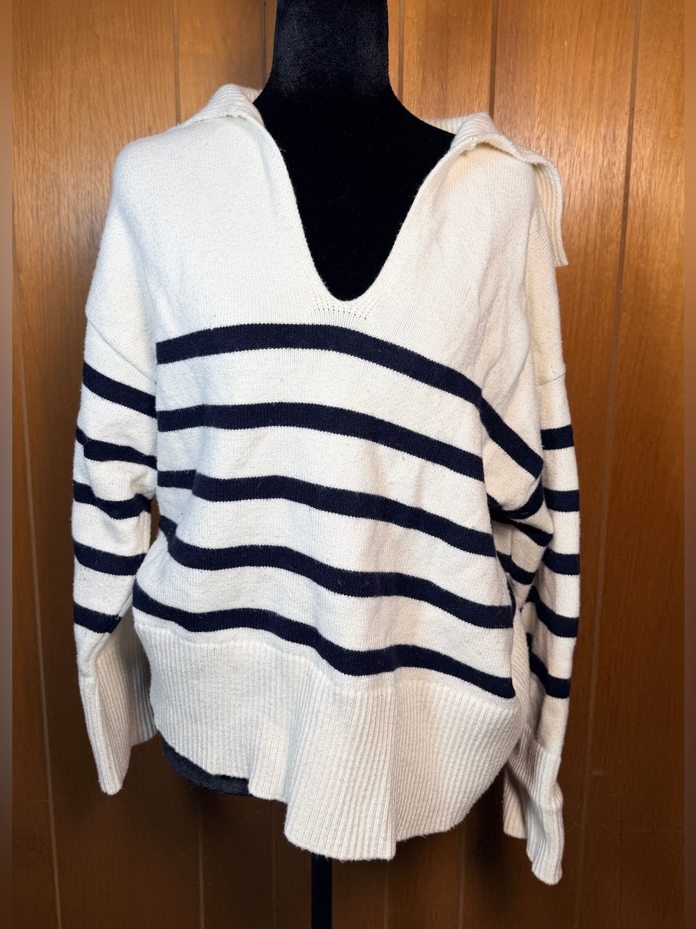 Zara Cream Striped V-Neck Knit Sweater Collared Size S
